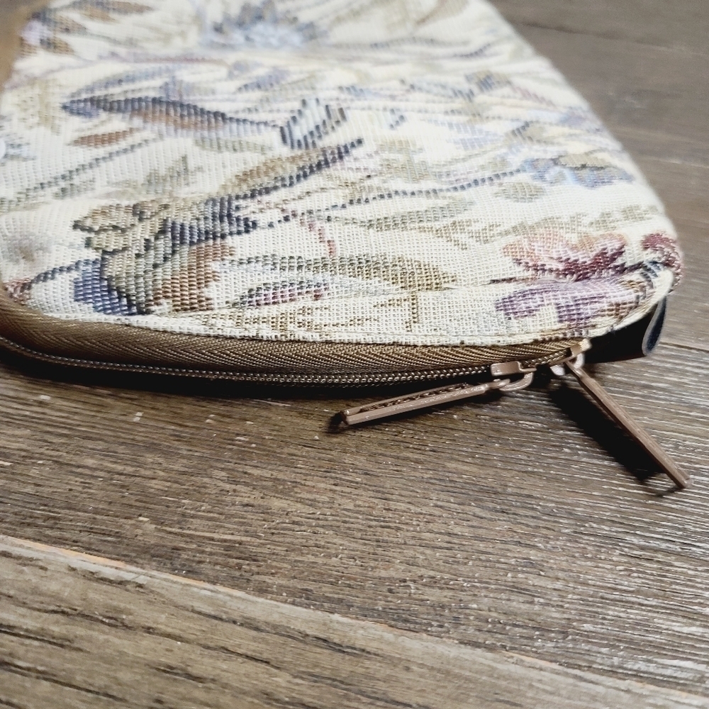 Vintage 80s Jordache Tapestry Floral Travel Makeup Pouch - Picture 3 of 10